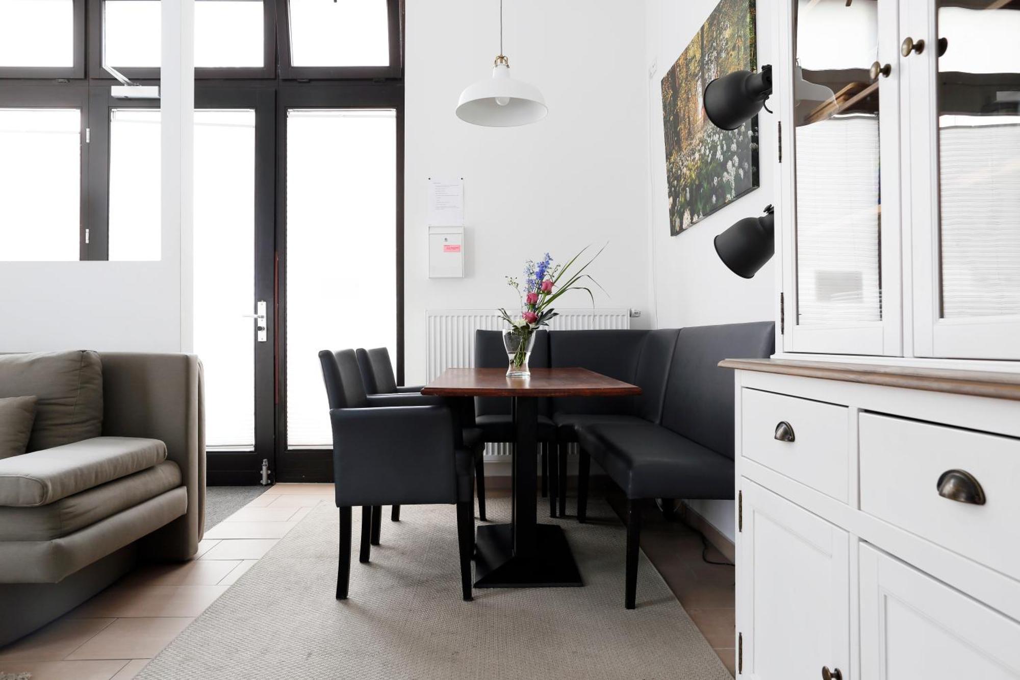 Nieb By Rockchair Apartments L Superhost Status L 3 Bedrooms Boxspringbeds 3 Bathrooms In Center "Kurfuerstendamm" - Cozy Family & Business Flair Welcomes You! Berlin Eksteriør bilde