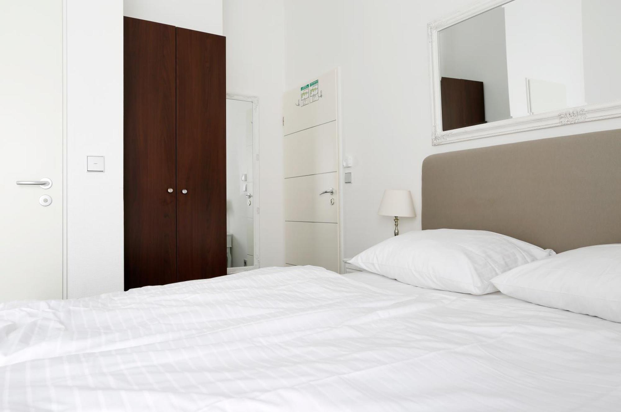 Nieb By Rockchair Apartments L Superhost Status L 3 Bedrooms Boxspringbeds 3 Bathrooms In Center "Kurfuerstendamm" - Cozy Family & Business Flair Welcomes You! Berlin Eksteriør bilde