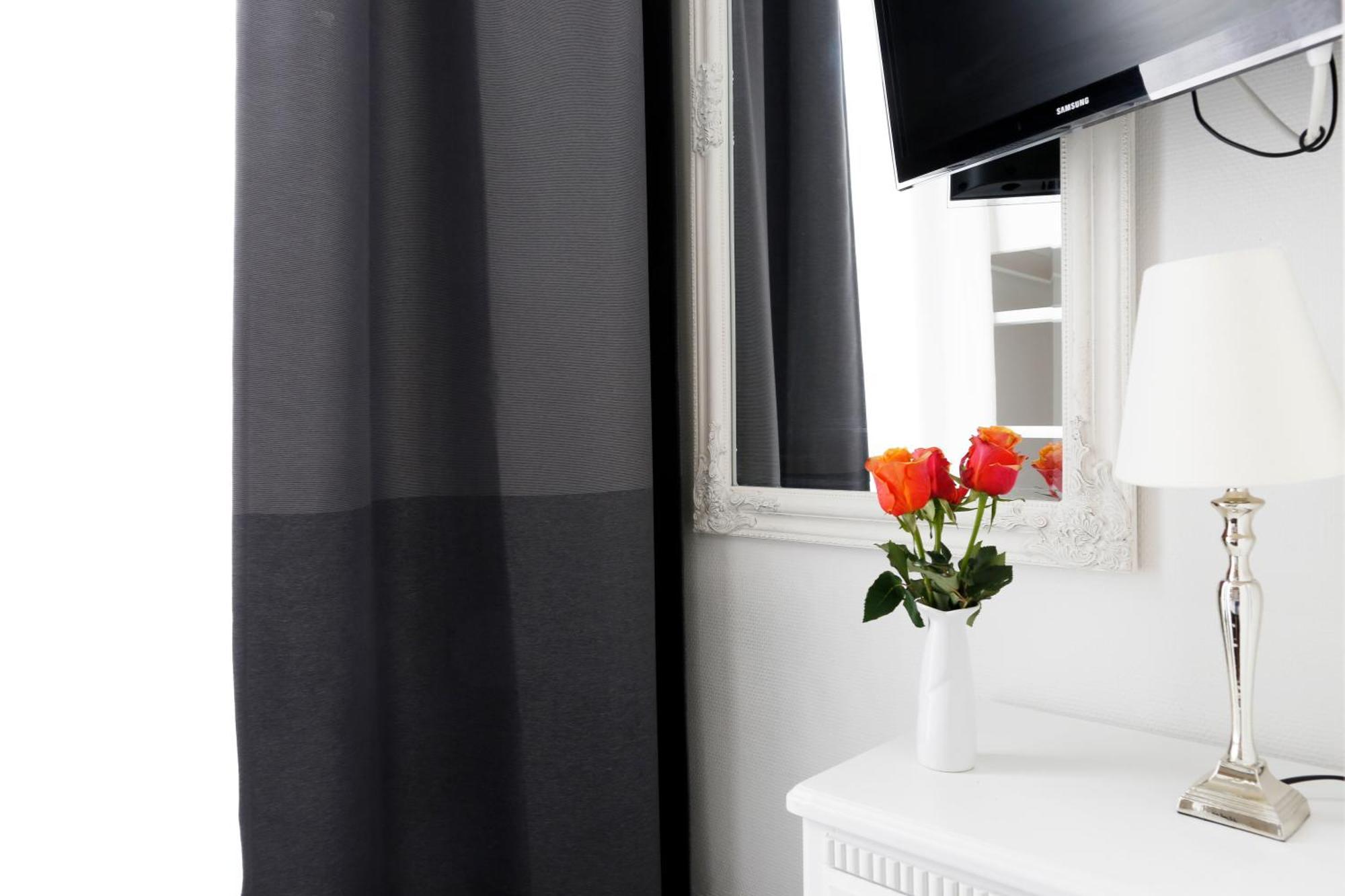 Nieb By Rockchair Apartments L Superhost Status L 3 Bedrooms Boxspringbeds 3 Bathrooms In Center "Kurfuerstendamm" - Cozy Family & Business Flair Welcomes You! Berlin Eksteriør bilde